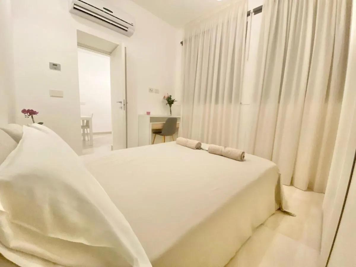 Elegance Duomo Apartment Milan Italy